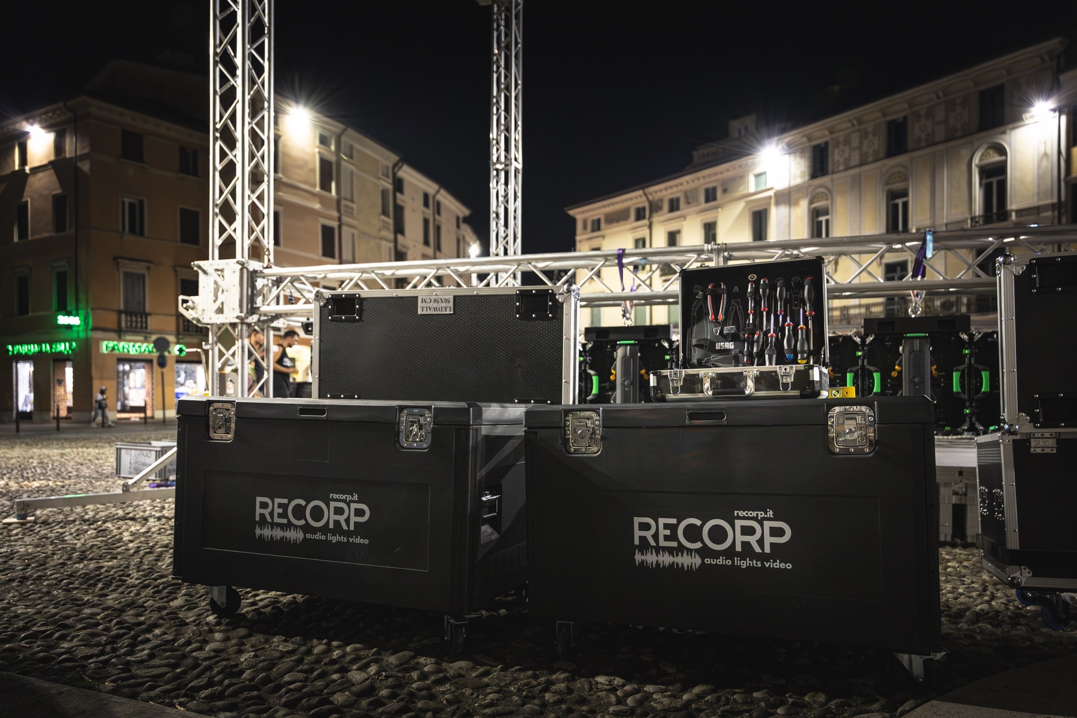 Attrezzatura tecnica pronta per la produzione evento